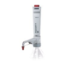 Karşılaştırma tablosunda BRAND Dispensette S Dijital Ayarlanabilir Hacimli Dispenser 4600360 | 5–50 mL ürününün genel görünüm görseli