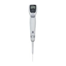 Karşılaştırma tablosunda BRAND Transferpette Electronic 705300 2–20 µL Elektronik Pipet ürününün genel görünüm görseli