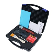 Karşılaştırma tablosunda SERLAB SR-502/5A Çapraz Hatch Yapışma Test Cihazı ürününün set içeriği canta görseli